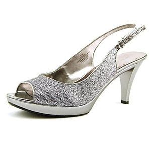 👠 EUC Nine West Karoo Silver Peep Toe Heels 👠